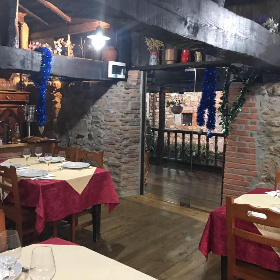 Posada El Pareon Sirviella Exteriér fotografie