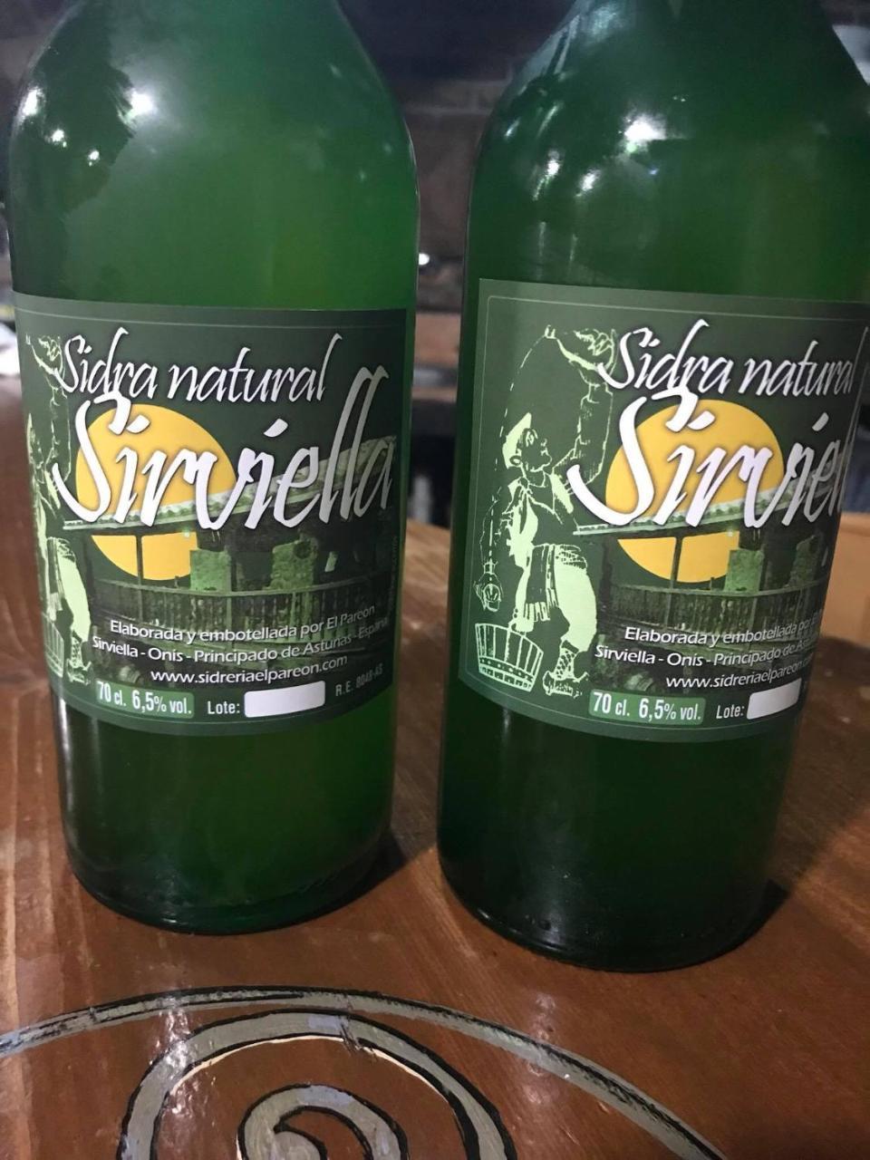 Posada El Pareon Sirviella Exteriér fotografie